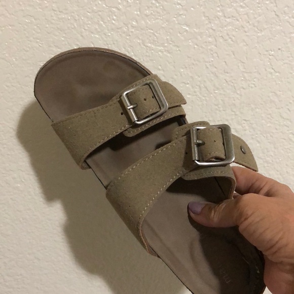 Slip ons. - Picture 7 of 7